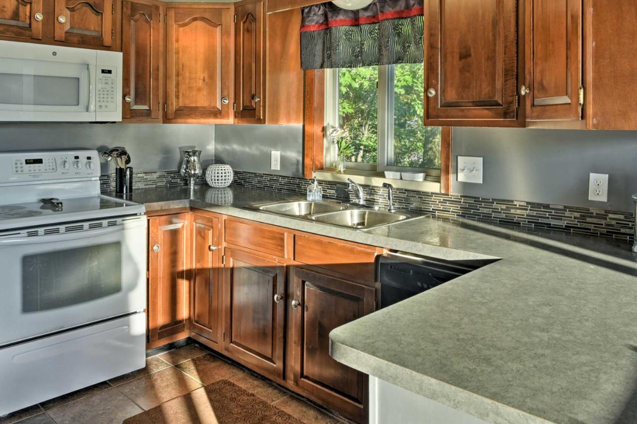 East Tawas Apartment Near Lake Huron And Downtown! Exteriör bild